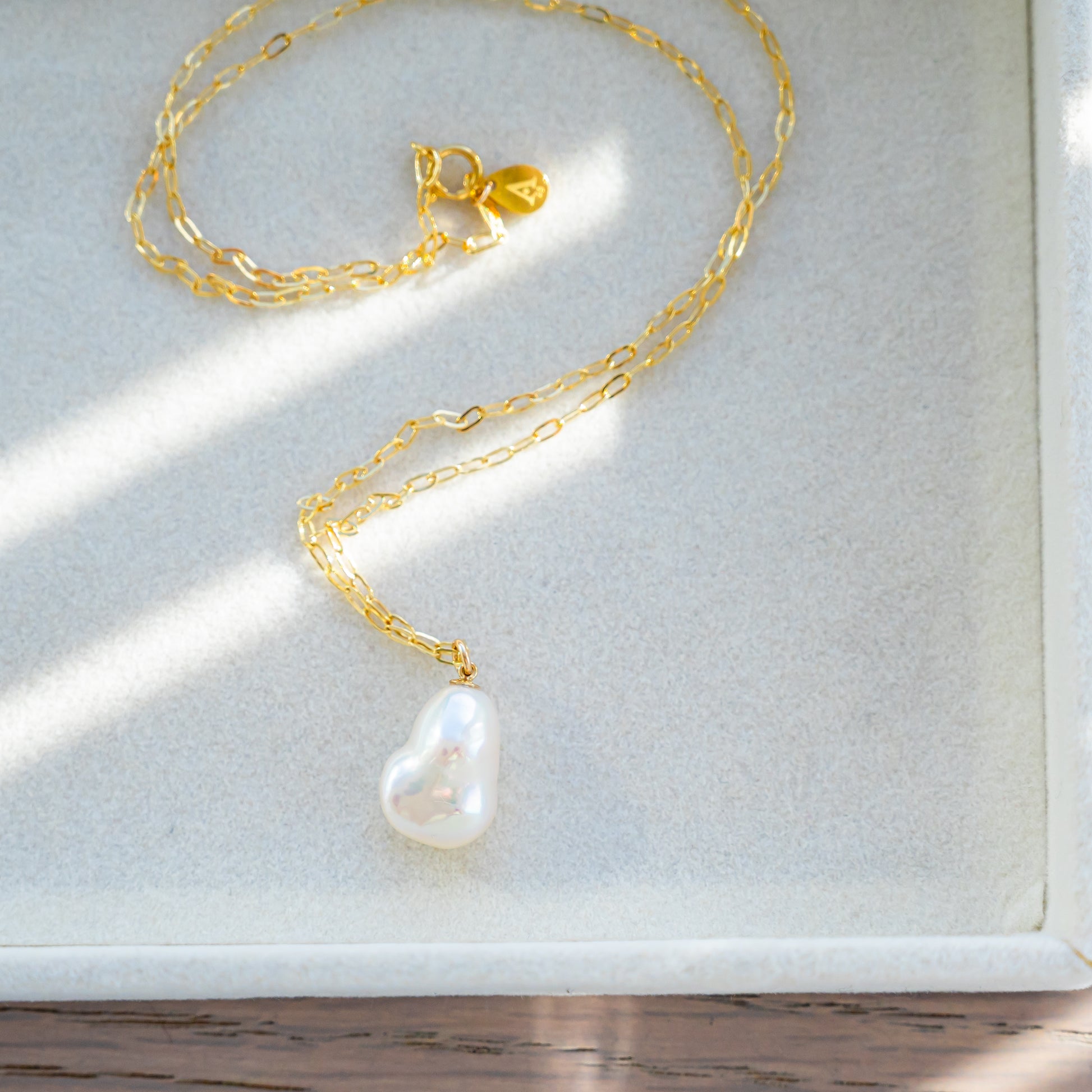 Baroque Pearl Necklace Gold