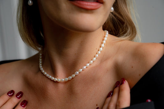 gold white pearl necklace feminine accessory