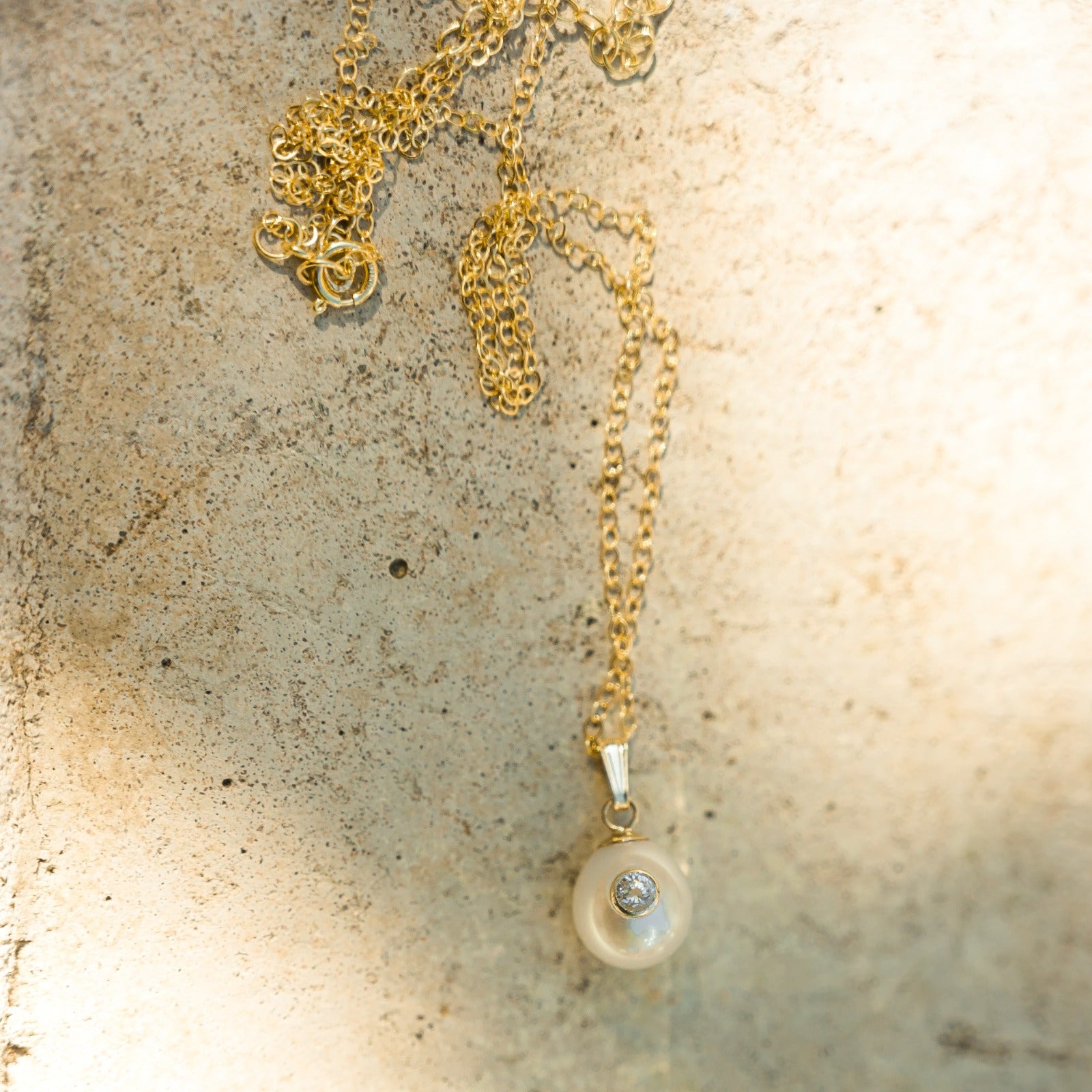 Aphrodite Gold Pearl Necklace 